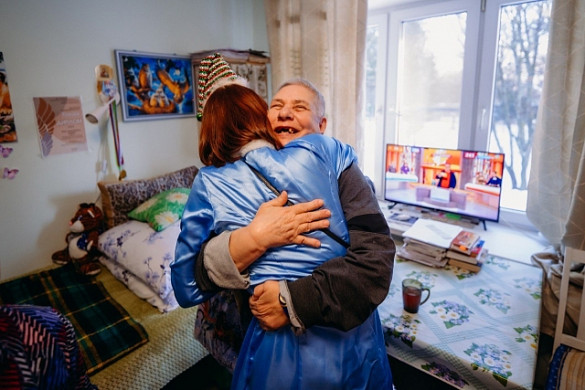 «Мудрые дети» поздравили с наступающим бабушек и дедушек из Богородского дома-интерната